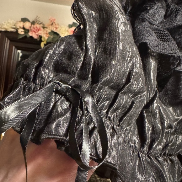 Dark In Love Ruffle shorts medium - Picture 3 of 6